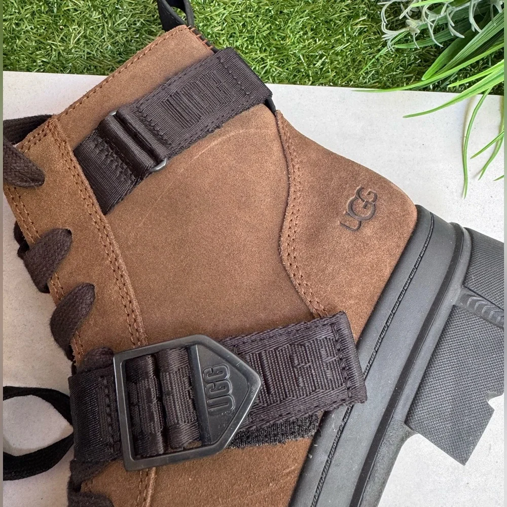 UGG Ashton Lace Up Brown Suede lace up boots size US size 9 women waterproof